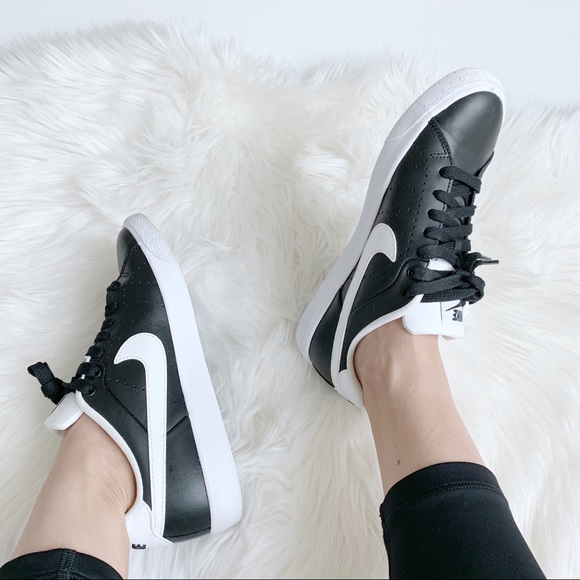 NIKE VEGAN LEATHER SNEAKERS - BLACK - Picture 6 of 7
